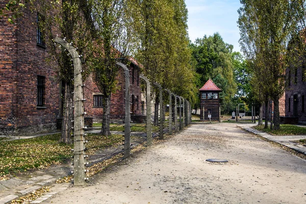 Hof Mit Elektrozaun Konzentrationslager Auschwitz Birkenau Polen — Stockfoto