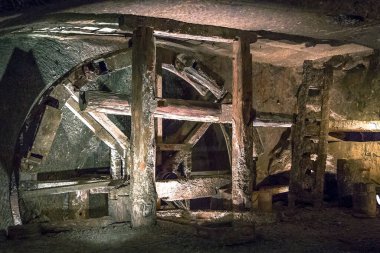 Wieliczka tuz madenindeki antik madenci heykeli, Wieliczka, Polonya