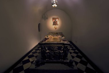 Wawel Katedrali, Krakow, Polonya 'daki Gümüş Zil Kulesi' nin altındaki mahzen.