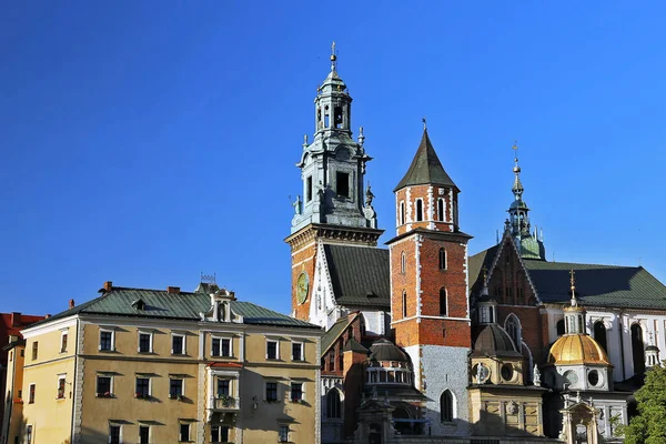 Wawel Papa Katedrali ve kilise kulesi, Krakow, Polonya