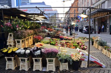 Stockholm, İsveç 'in merkezindeki Norrmalm ilçesinin Noel Caddesi çiçek pazarı