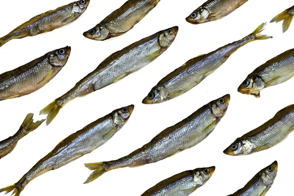 Beyaz arka planda izole edilmiş parlak kurutulmuş balık, protein kaynağı, bira atıştırmalığı.