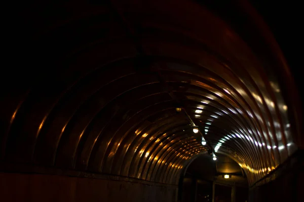 Luz Superfície Plástica Túnel Luzes Noturnas Cúpula Cintilante Fundo Abstrato — Fotografia de Stock