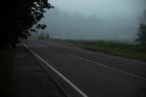Drumul Ceaţă Autostrada Fără Maşini Drumul Rural Dimineața — Fotografie, imagine de stoc