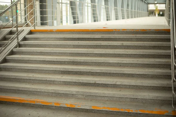 Лестница Пешеходном Переходе Шаги Камня Место Поднимать Людей Пешком — стоковое фото