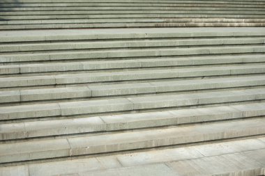 Gri basamakların dokusu, genel plan. Şehirde, Rusya 'da inşaat. Dışarıda ateş ediyorlar..