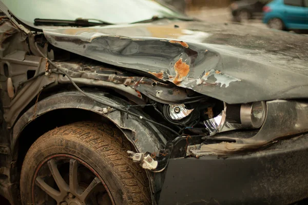 Krossad Framför Bilen Transport Efter Olyckan Skadad Bil Gatan — Stockfoto