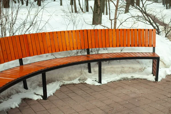 Bench Parkban Télen Parkbútor Pihenőhely Félkör Alakú Üzlet — Stock Fotó