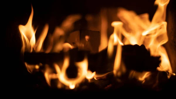 Api Perapian Hearth Adalah Dalam Rincian Kuning Api Membakar Kayu — Stok Foto