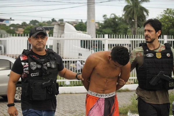 Dehs Equipo Policía Arresta Joven Sospechoso Matar Padrastro Este Manaus —  Fotos de Stock