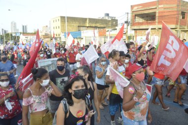 (Natal 'da Brezilya Cumhurbaşkanı Jair Bolsonaro' nun hükümetine karşı gösteri. 2 Ekim 2021, Natal, Rio Grande do Norte: Brezilya Cumhurbaşkanı Jair Bolsonaro 'nun hükümetine karşı Natal caddelerinde protesto gösterisi