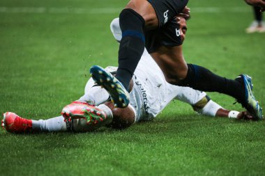 (Brezilya Futbol Şampiyonası: Gremio ve Cuiaba. 6 Ekim 2021, Porto Alegre, Brezilya: Gremio takımından Allison 'ın Brezilya Futbol Şampiyonası' nın 24. turu için geçerli olan Cuiaba maçında attığı golün kutlanması