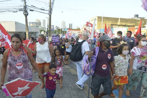Int ブラジル政府に対するデモンストレーションNatalのJair Bolsonaro大統領 10月2 2021 ナタール グランデ ノルテ ブラジル大統領ジェール ボルソナーロに対する抗議デモがナタールの通りを通って — ストック写真