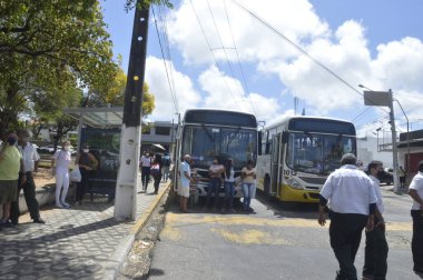 (Göçmen bürosu çalışanları önümüzdeki haftadan itibaren belirsiz bir süre için grev tehdidinde bulundu. 7 Ekim 2021, Natal, Rio Grande do Norte, Brezilya: Natal, Rio Grande do Norte 'den sürücüler ve otobüs toplayıcıları
