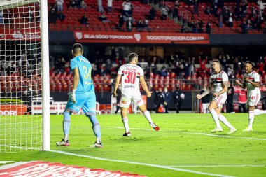 Brezilya Futbol Şampiyonası: Sao Paulo ve Santos. 7 Ekim 2021, Sao Paulo, Brezilya: Sao Paulo takımından Miranda, Sao Paulo ve Santos arasında oynanan futbol maçı, Brezilya Futbol Şampiyonası 'nın 24. turu için geçerlidir.