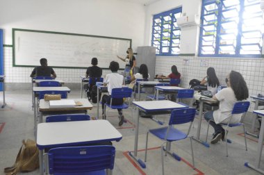 (INT) RN 'in devlet ve özel okulları% 100 kişisel derslerle geri dönebilirler. 8 Ekim 2021, Natal, Rio Grande do Norte, Brezilya: Colegio Estadual do Atheneu Norte Riograndense, Petropolis Mahallesi, Natal