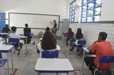 (INT) RN 'in devlet ve özel okulları% 100 kişisel derslerle geri dönebilirler. 8 Ekim 2021, Natal, Rio Grande do Norte, Brezilya: Colegio Estadual do Atheneu Norte Riograndense, Petropolis Mahallesi, Natal