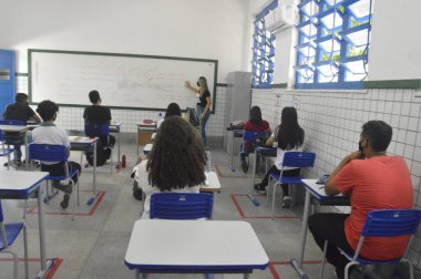 (INT) RN 'in devlet ve özel okulları% 100 kişisel derslerle geri dönebilirler. 8 Ekim 2021, Natal, Rio Grande do Norte, Brezilya: Colegio Estadual do Atheneu Norte Riograndense, Petropolis Mahallesi, Natal
