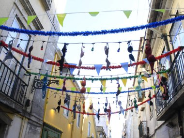 (10 Ekim 2021, Lizbon, Portekiz: Portekiz 'in başkenti Lizbon' da 10 gün daha yüksek sıcaklıklarda turizm hareketi). 