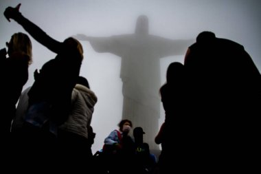 Rio de Janeiro 'daki Sao Sebastiao Katedrali' nde Kurtarıcı İsa 'nın 90. yıldönümü. 12 Ekim 2021, Rio de Janeiro, Brezilya Kurtarıcı İsa 'nın 90. yıldönümünü büyük bir kutlamayla kutluyoruz.