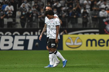 (Brezilya Futbol Şampiyonası: Korintliler ve Fluminense. 13 Ekim 2021, Sao Paulo, Brezilya: Neo Quimica Arena 'da düzenlenen Brezilya Futbol Şampiyonası' nın 26. turu için geçerli olan Korintliler ve Fluminense arasındaki futbol maçı
