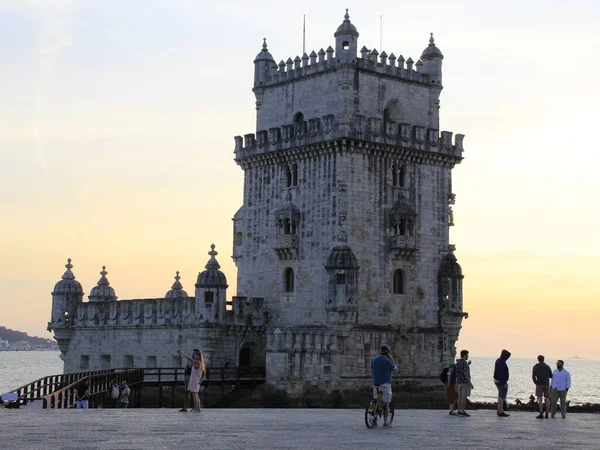 在里斯本的Torre Belem2021年10月14日 葡萄牙里斯本 上周四 14日 葡萄牙首都里斯本市的明信片之一 贝伦镇的日落尽收眼底 — 图库照片