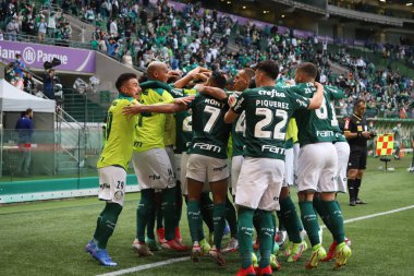 (Brezilya Futbol Şampiyonası: Palmeiras ve Internacional. 17 Ekim 2021, Sao Paulo, Brezilya: Palmeiras ve Internacional arasındaki futbol maçı, Allianz Parque Stadyumu 'nda düzenlenen Brezilya Futbol Şampiyonası' nın 27.