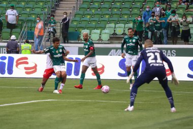 (Brezilya Futbol Şampiyonası: Palmeiras ve Internacional. 17 Ekim 2021, Sao Paulo, Brezilya: Palmeiras ve Internacional arasındaki futbol maçı, Allianz Parque Stadyumu 'nda düzenlenen Brezilya Futbol Şampiyonası' nın 27.