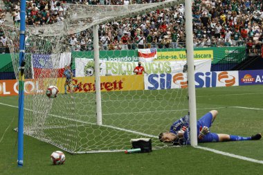 Brezilya Futbol Şampiyonası 3. Lig: Manaus ve Ypiranga-RS. 17 Ekim 2021, Manaus, Brezilya: Manaus ve Ypiranga-RS arasındaki futbol maçı, Brezilya Futbol Şampiyonası için geçerli, Arena da Amazonia Stadyumu 'nda yapıldı.