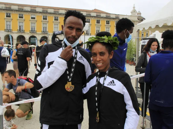 Edp里斯本马拉松赛2021年10月17日 葡萄牙里斯本 埃塞俄比亚的安杜阿莱姆 希弗罗夫于周日 27日 赢得了Edp里斯本马拉松赛 重复了2019年取得的胜利 并再次打破了世界纪录 现在是时间和2时05分52秒 — 图库照片