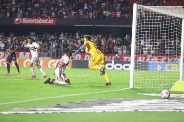 Brezilya Futbol Şampiyonası: Sao Paulo ve Corinthians. 18 Ekim 2021, Sao Paulo, Brezilya: Sao Paulo ve Corinthians arasında oynanan futbol maçı sırasındaki Sao Paulo taraftarları, Morumbi 'de düzenlenen Brezilya Futbol Şampiyonası' nın 27.