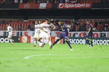 Brezilya Futbol Şampiyonası: Sao Paulo ve Corinthians. 18 Ekim 2021, Sao Paulo, Brezilya: Sao Paulo ve Corinthians arasında oynanan futbol maçı sırasındaki Sao Paulo taraftarları, Morumbi 'de düzenlenen Brezilya Futbol Şampiyonası' nın 27.