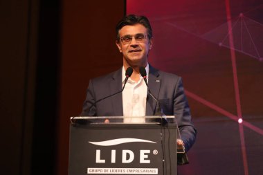 Sao Paulo 'daki Lide Business Forum' un 20. sayısının kapanışı. 21 Ekim 2021, Sao Paulo, Brezilya: Lide İş Liderleri Grubu 'nun 20. Kapanışı sırasında Sao Paulo Rodrigo Garcia vali yardımcısı), 