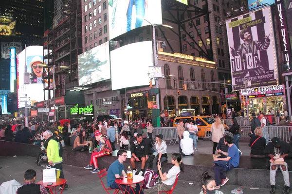 New Crowded Times Square Night October 2021 New York Usa — Stock Photo, Image