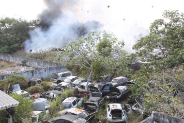 Yangın Natal 'ın kuzey bölgesindeki bir karakolu vurdu. 24 Ekim 2021, Natal, Rio Grande do Norte, Brezilya: 24 Ekim Pazar günü eski Aracın Savunma ve Sahipliği Uzmanlaşmış Polis Karakolu 'nda başka bir yangın daha çıktı (24.).  
