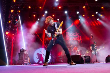 Müzik: 40 Yıl Rock Brezilya. 24 Ekim 2021, Rio de Janeiro, Brezilya: Şarkıcı Paulo Ricardo, 24 Pazar günü Rio de Janeiro 'da Pira Meydanı' nda düzenlenen Rock Brasil 40 Anos konserinde. Etkinlik 9-31 Ekim tarihleri arasında gerçekleşti.. 