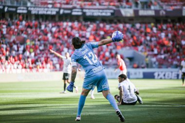 Brezilya Futbol Şampiyonası: Uluslararası ve Korintliler. 24 Ekim 2021, Porto Alegre, Brezilya: Inter ve Corinthians arasında oynanan futbol maçında Edenilson 'un Internacional takımından attığı golün kutlanması