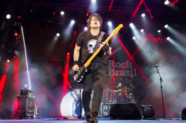 Müzik: 40 Yıl Rock Brezilya. 24 Ekim 2021, Rio de Janeiro, Brezilya: Şarkıcı Paulo Ricardo, 24 Pazar günü Rio de Janeiro 'da Pira Meydanı' nda düzenlenen Rock Brasil 40 Anos konserinde. Etkinlik 9-31 Ekim tarihleri arasında gerçekleşti.. 