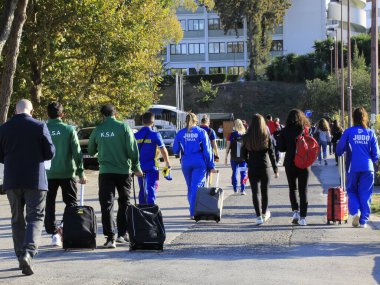 Dünya Kata Şampiyonası Lizbon 'da yapılıyor. 26 Ekim 2021, Lizbon, Portekiz: Dünya Kupası Katas - Lizbon Üniversitesi Stadyumu Pavilion no: 1 'de düzenlenen Dünya Kupası' nın ilk günü sonrasında atletler hareketi