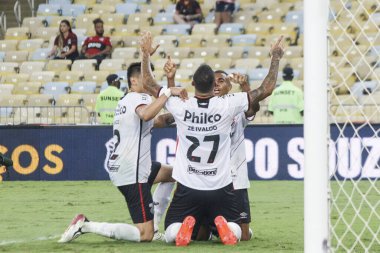 (Brezilya Futbol Kupası Yarı Finali: Flamengo ve Athletico-PR. 27 Ekim 2021, Rio de Janeiro, Brezilya: Brezilya Futbol Kupası 2021 yarı finali için geçerli olan Flamengo ve Athletico Paranaense arasındaki futbol maçı, Maracana Stadyumu 'nda yapıldı.