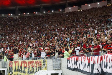 (Brezilya Futbol Kupası Yarı Finali: Flamengo ve Athletico-PR. 27 Ekim 2021, Rio de Janeiro, Brezilya: Brezilya Futbol Kupası 2021 yarı finali için geçerli olan Flamengo ve Athletico Paranaense arasındaki futbol maçı, Maracana Stadyumu 'nda yapıldı.