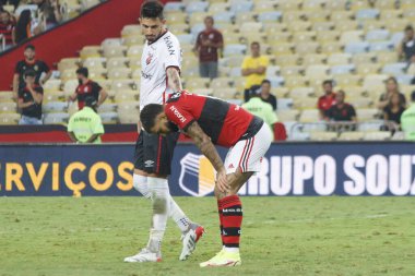 (Brezilya Futbol Kupası Yarı Finali: Flamengo ve Athletico-PR. 27 Ekim 2021, Rio de Janeiro, Brezilya: Brezilya Futbol Kupası 2021 yarı finali için geçerli olan Flamengo ve Athletico Paranaense arasındaki futbol maçı, Maracana Stadyumu 'nda yapıldı.