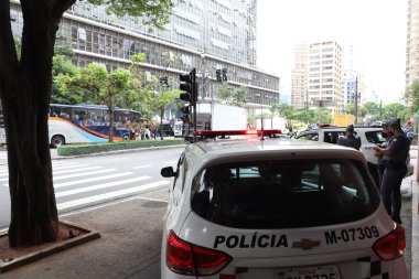 (Sao Paulo Odası önünde idari reforma karşı protesto. 28 Ekim 2021, Sao Paulo, Brezilya: Kamu Hizmetleri Günü 'nde protestocular Sao Paulo Belediye Binası önünde İdari Reform' a karşı harekete geçtiler.