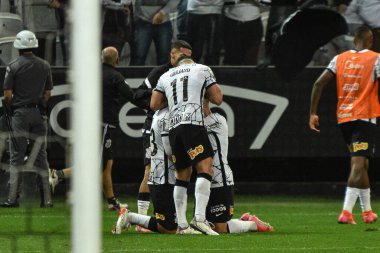 (Brezilya Futbol Şampiyonası: Corinthians ve Chapecoense. 1 Kasım 2021, Sao Paulo, Brezilya: Neo Quimica Arena 'da düzenlenen Brezilya Futbol Şampiyonası' nın 29 'uncu turu için geçerli olan Chapecoense maçında Corinthians taraftarları
