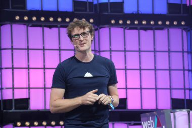 Teknoloji: Lizbon 'da Web Zirvesi. 1 Kasım 2021, Lizbon, Portekiz: Dünyanın en büyük teknoloji etkinliklerinden biri olan Web Zirvesinin açılışı, Lizbon, Portekiz 'deki Nacoes Park' ta gerçekleşti.