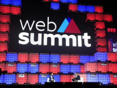 Web Zirvesi Lizbon 'da yapıldı. 1 Kasım 2021, Lizbon, Portekiz: Lizbon Web Zirvesi, dünyanın en büyük teknoloji etkinliği.