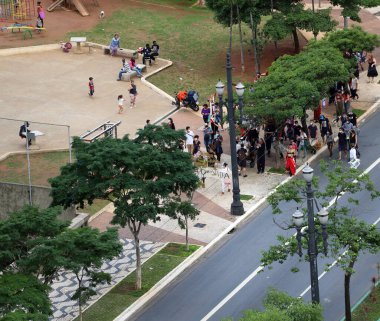 Arrastao dos Blocos Grubu Sao Paulo 'da Ölüler Günü' nde bir gösteri düzenledi. 2 Kasım 2021, Sao Paulo, Brezilya: Arrastao dos Blocos, 'Luto pela Vida (Yaşamın Yas Tutuşu)' adlı bir tören / gösteri düzenledi.
