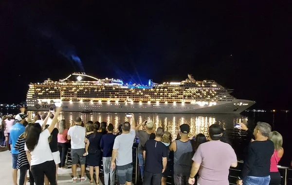 Int Kreuzfahrt Der Brasilianischen Küste Preziosa Liner Verlässt Den Hafen — Stockfoto