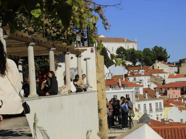 Listopadu2021 Lisabon Portugalsko Příjemná Evropská Podzimní Teplota Láká Turisty Výhledu — Stock fotografie