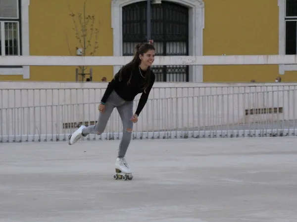 Lisboa Portugalia 2021 Turystyka Lizbońska Podczas Pięknego Zachodu Słońca — Zdjęcie stockowe